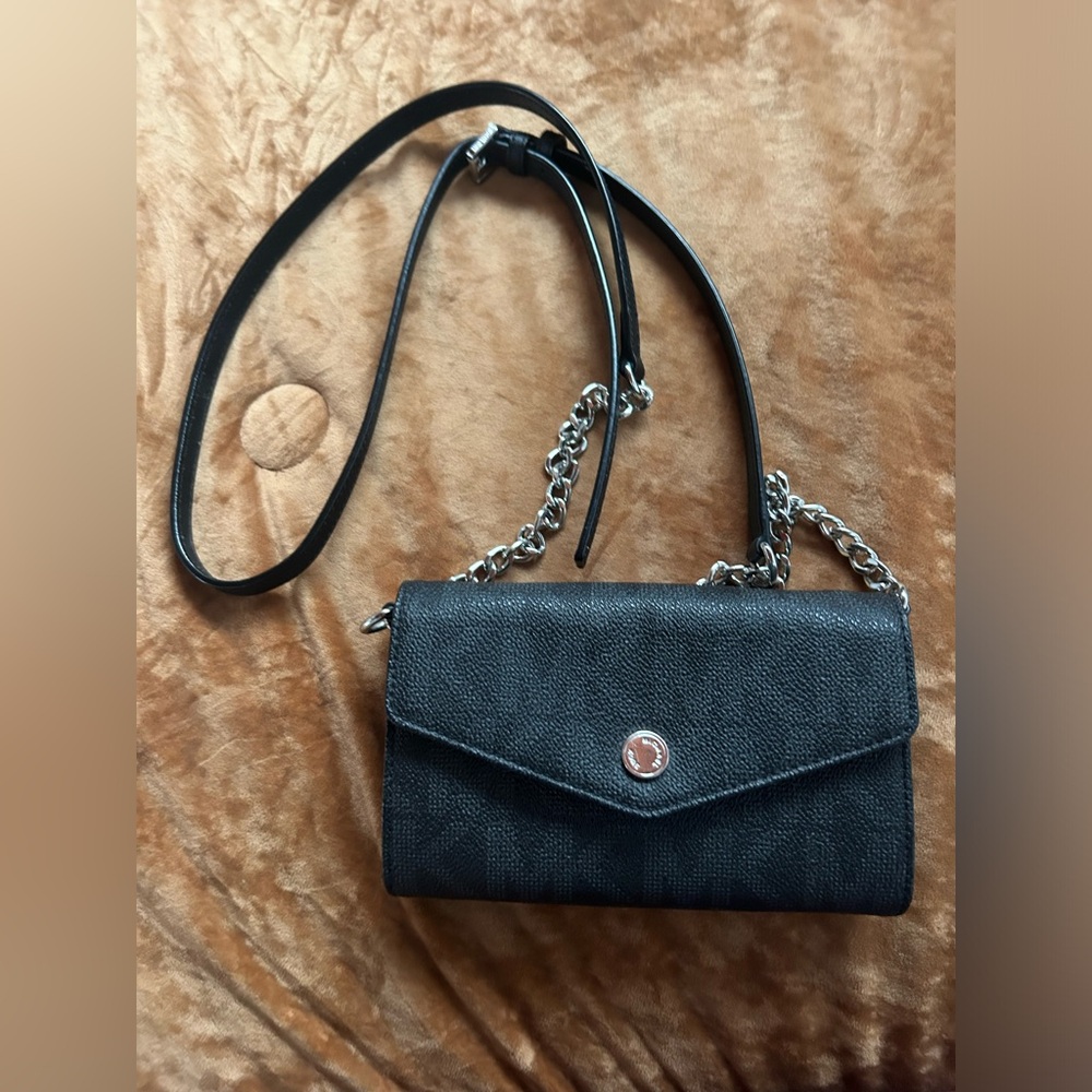 🌟Michael Kors Wallet On Chain W/ Silver Hardware